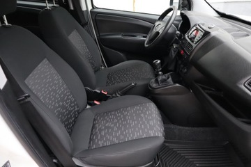 Opel Combo D Tour 1.6 CDTI 105KM 2015 Opel Combo 1.6 CDTI, Klima, Parktronic, zdjęcie 8