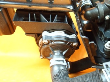 AUDI E-TRON 4KE PŘÍDAVNÁ ČERPADLO VODY HADICE 20KM