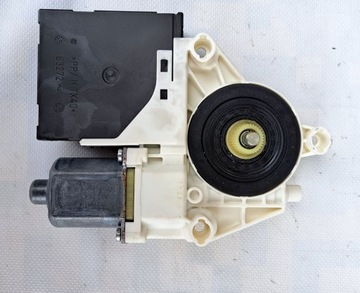 MOTOREK OKNO 5N0959702A VW TIGUAN