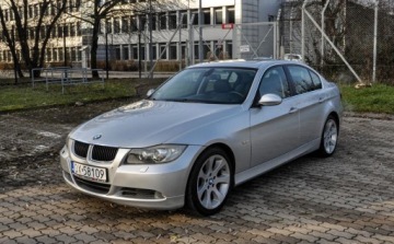 BMW Seria 3 E90-91-92-93 Limuzyna E90 325i 218KM 2008 BMW Seria 3 2,5 (218KM) Automat Bezwypadkowa Skory Sportsitze iDrive 2.5