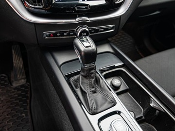Volvo XC60 II Crossover D4 190KM 2019 VOLVO XC60 D4 Momentum Pro Suv 2.0 (190KM) 2019, zdjęcie 16