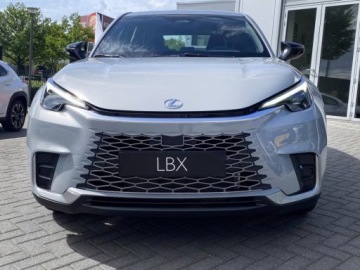 Lexus LBX 1.5 Hybrid 136KM 2025 Od ręki - Elegant 1.5 Hybrid 136KM | Czarna tapicerka!, zdjęcie 1