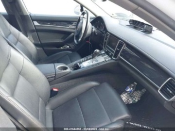 Porsche Panamera I Limuzyna Facelifting 3.6 310KM 2016 Porsche Panamera 2016r., Panamera 4, od ubezpieczalni 3.6 Benzyna 310KM, zdjęcie 8