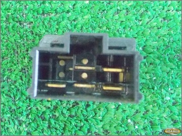 NISSAN MAXIMA QX 98R - PŘEPÍNAČ KRYT PLNĚNÍ