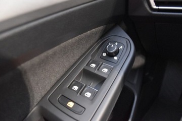 Volkswagen Golf VIII Variant 2.0 TDI 115KM 2022 Volkswagen Golf SalonPL 2.0TDI 115KM Life Pakiety Comfort LED ACC Digital, zdjęcie 23