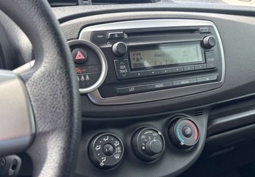 Toyota Yaris III Hatchback 5d 1.0 VVT-i 69KM 2011 Toyota Yaris Niski Przebieg Benzyna 70KM, zdjęcie 9