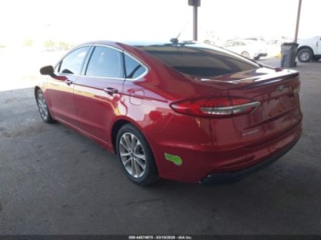 Ford Fusion 2020 Ford Fusion Plug-In Hybrid Titanium 2020 2.0 Hybryda 141KM, zdjęcie 3