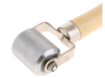 Металлический валик 50 мм, ручная прижимка для заплат рубероида, профилированная ручка.