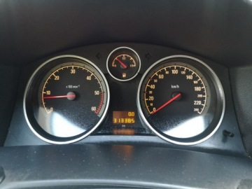 Opel Astra H Kombi 1.9 CDTI ECOTEC 120KM 2005 Opel Astra 1.9 CDTI 120KM Klimatyzacja Elektryka, zdjęcie 12