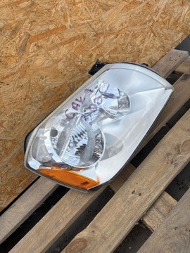 DODGE AVENGER 2008 PŘEDNÍ STRANA PRAVÁ SVĚTLO