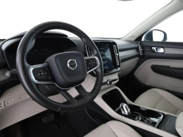 Volvo XC40 Crossover 2.0 D3 150KM 2018 Volvo XC 40 2.0D Automat Inscription Navi Tempomat, zdjęcie 13