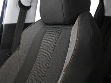 Peugeot 3008 II Crossover 1.2 PureTech 130KM 2019 Peugeot 3008 Active Business navi kamera virtual, zdjęcie 31