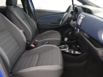Toyota Yaris III Hatchback 5d Facelifting 2017 1.5 Dual VVT-iE 111KM 2018 Toyota Yaris 1.5 Dual VVT-i, Salon Polska, zdjęcie 8