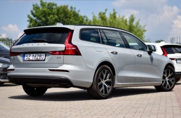 Volvo V60 II  2024 Volvo V60 2,0T 177 aut Hak Ogrz,Kier.+4xFotele Kamera DVD DAB NFC perła ACC, zdjęcie 6