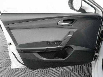 Seat Leon IV Hatchback 1.5 eTSI (MHEV) 150KM 2023 Seat Leon 1.5 TSI DSG Podgrz.f I kier Cz.cof, zdjęcie 10