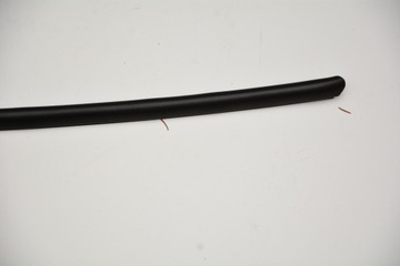 Уплотнитель капота Toyota Yaris III 11/2020