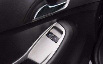 Chevrolet Orlando 1.8 141KM 2013 Chevrolet Orlando 1.8B Klima 7-Osobowy 141 Tys Km Sprowadzony Oplacony, zdjęcie 13