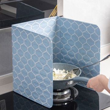 СКЛАДНАЯ МАСЛЯНАЯ КРЫШКА, ПРЕДОТВРАЩАЮЩАЯ РАСПРОСТРАНЕНИЕ