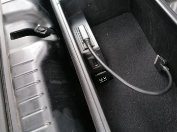 MERCEDES W172 SLK LOKETNÍ OPĚRKA SKŘÍŇKA TUNEL AMG