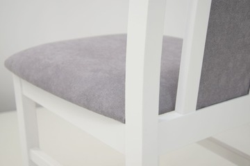 Салон устанавливает складной стол