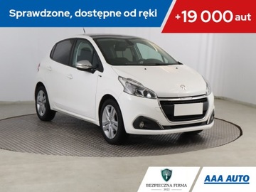 Peugeot 208 I Hatchback 5d Facelifting 1.2 PureTech 82KM 2016 Peugeot 208 1.2 PureTech, Navi, Klima, Tempomat