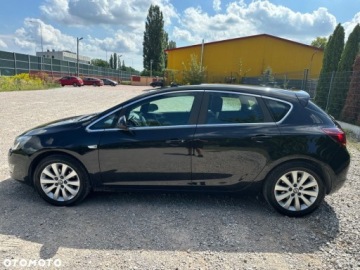 Opel Astra J Hatchback 5d 1.6 Turbo ECOTEC 180KM 2011 Opel Astra Opel Astra 1.6 Turbo Innovation 1.6 Benzyna 180KM, zdjęcie 13