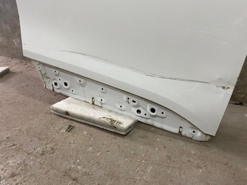 ДВЕРЬ ПЕРЕДНЯЯ правая RENAULT SCENIC IV