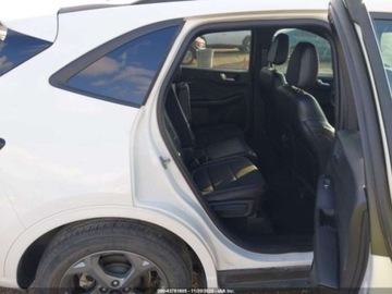 Ford Escape III 2023 Ford Escape st-line, 2023r., 1.5L 1.5 Benzyna 180KM, zdjęcie 9