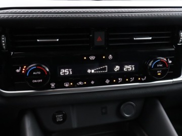 Nissan Qashqai III Crossover Facelifting 1.3 DIG-T MHEV 158KM 2025 Nissan Qashqai 1.3 DIG-T MHEV, 1. Właściciel, zdjęcie 18