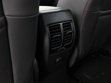 Ford Kuga II SUV Facelifting 2.0 Ecoboost 242KM 2018 Ford Kuga 2.0EcoBoost Automat ST-Line Navi, zdjęcie 37