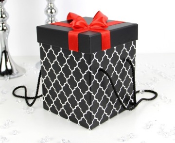 Букет из 9 красных бархатных роз черный BOX