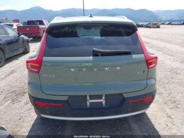 Volvo XC40 2023 Volvo XC 40 B5 Plus Bright Theme 2023 2.0l 2.0 Benzyna 247KM, zdjęcie 4