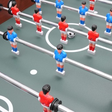 Стол для настольного футбола длиной 1,2 метра.