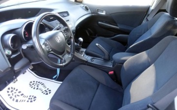 Honda Civic IX Hatchback 5d 1.8 i-VTEC 142KM 2012 Honda Civic 1.8 i-VTEC 142KM Niski przebieg Alcantara Klimatronik Kamera, zdjęcie 8