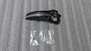 M NOWY ORYG KIERUNKOWSKAZ MIGACZ LEWY LUSTERKA MERCEDES A W177 A0999061902