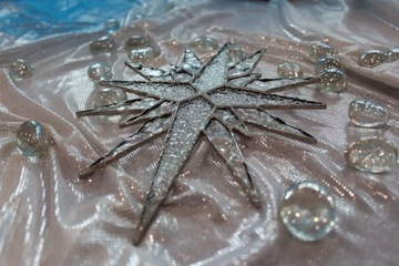 Витражный многоконечный звездчатый хрусталь средний