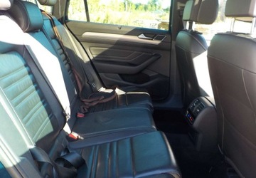 Volkswagen Passat B8 Variant Facelifting 2.0 TDI SCR 150KM 2022 Volkswagen Passat R-line Okazja 2.0 Diesel 150KM, zdjęcie 19