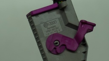 AUDI VOLKSWAGEN Штекерный разъем 1J0972977G
