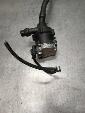 BMW 5 G30 G31 PŘÍDAVNÁ ČERPADLO VODY