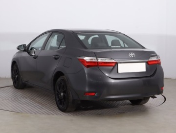 Toyota Corolla XI Sedan Facelifting 1,6 Valvematic 132KM 2017 Toyota Corolla 1.6 Valvematic, Salon Polska, zdjęcie 3
