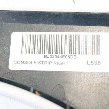 LR RANGE ROVER EVOQUE L538 Prawa strona Wnętrze Aluminiowa Listwa BJ32044E0