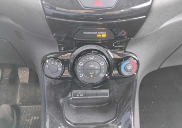 Ford Fiesta VII Hatchback 3d Facelifting 1.5 TDCi 75KM 2015 Ford Fiesta 2015r, 1.5 TDCI. Lekko uszkodzony przod i tyl. Jezdzi 1.5, zdjęcie 12