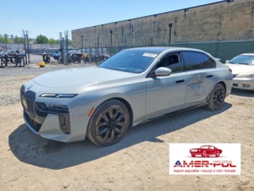 BMW Seria 7 G70 2025 BMW Seria 7 2025r., 740XI, 3.0L, od ubezpieczalni 3.0 Benzyna 375KM