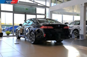 BMW Seria 5 G90-91 Touring 2.0 520d 197KM 2024 BMW Seria 5 520d xDriveFV23Adaptacyjny Reflektor LEDM Pakiet SportAlcantara, zdjęcie 18