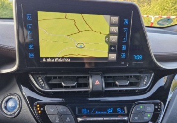 Toyota C-HR I Crossover 1.8 Hybrid 122KM 2017 Toyota C-HR 1,8 Hybrid Prestige Skora Kamera Navi 1.8 Hybryda 122KM, zdjęcie 21