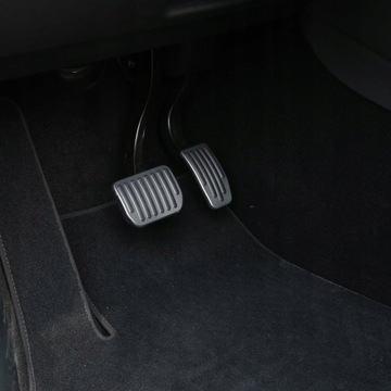 Чехлы на педали автомобиля Tesla Model 3