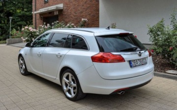 Opel Insignia I Sports Tourer 2.0 CDTI ECOTEC 160KM 2010 Opel Insignia 2,0CDTI (160KM) Bezwypadkowy 2.0 Diesel 160KM, zdjęcie 2