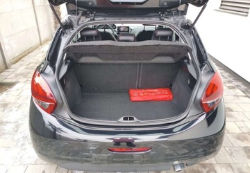 Peugeot 208 I Hatchback 5d Facelifting 1.2 PureTech 110KM 2016 Peugeot 208 Peugeot 208 1.2 Benzyna 110KM, zdjęcie 5