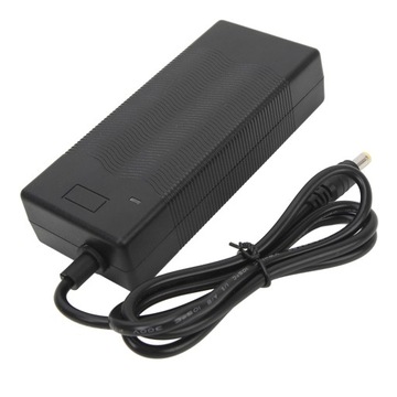 ЗАРЯДНОЕ УСТРОЙСТВО 29,4 В 1,5 А С ВИЛКОЙ ПОСТОЯННОГО ТОКА 5,5 X 2,1 ММ AC 100-240 В