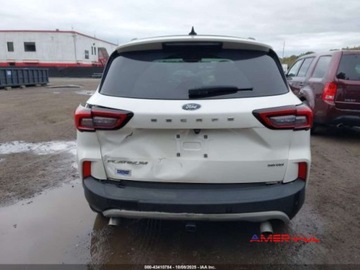 Ford Kuga III 2023 Ford Kuga 2023 r., 2,0L PLATINIUM 2.0 Benzyna 250KM, zdjęcie 4
